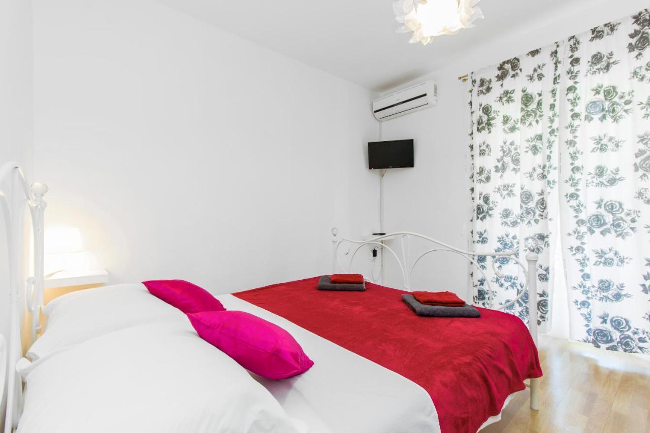 Apartmani Mariva 沃迪切 外观 照片