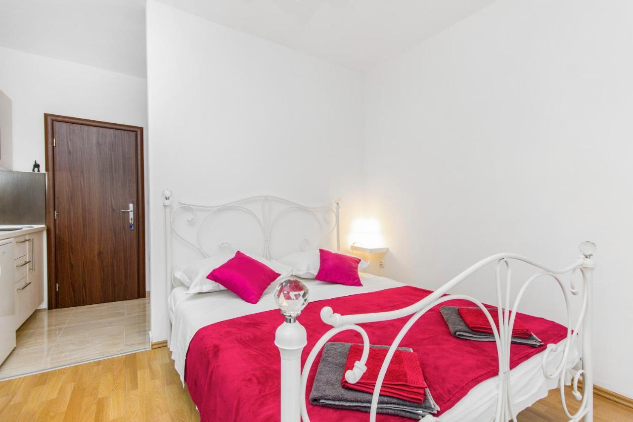 Apartmani Mariva 沃迪切 外观 照片