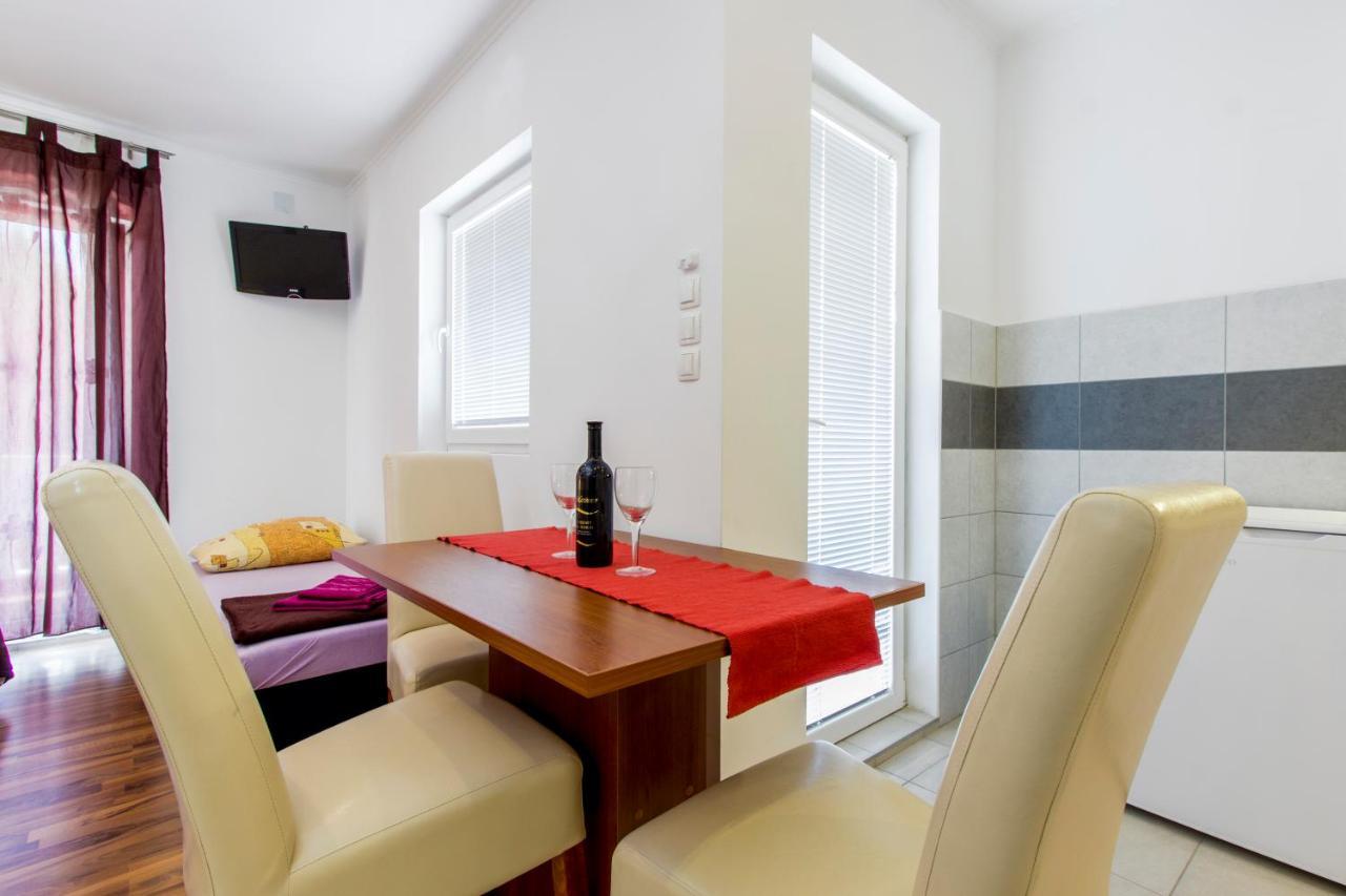 Apartmani Mariva 沃迪切 外观 照片