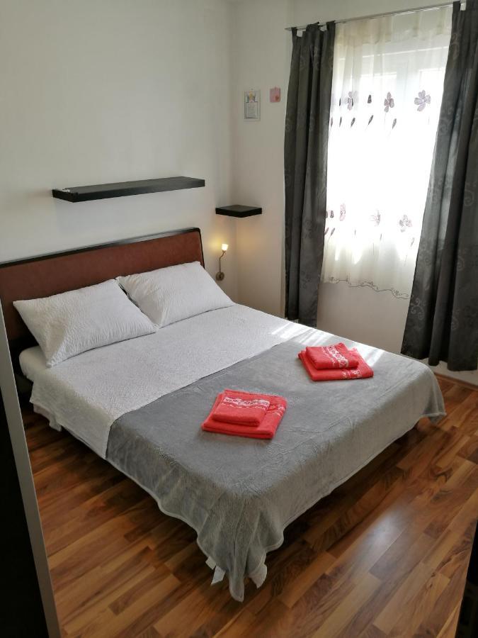 Apartmani Mariva 沃迪切 外观 照片