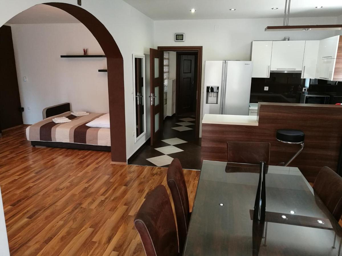 Apartmani Mariva 沃迪切 外观 照片