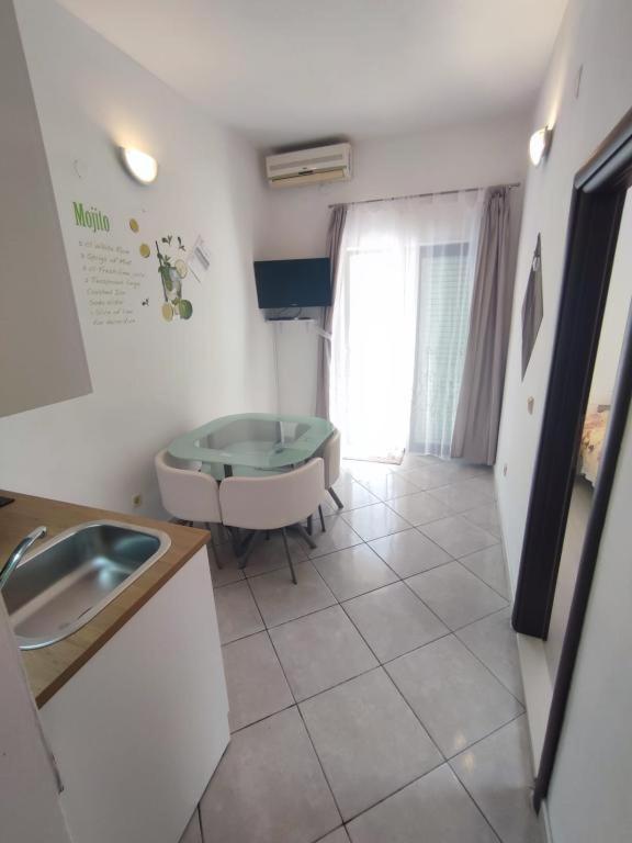 Apartmani Mariva 沃迪切 外观 照片