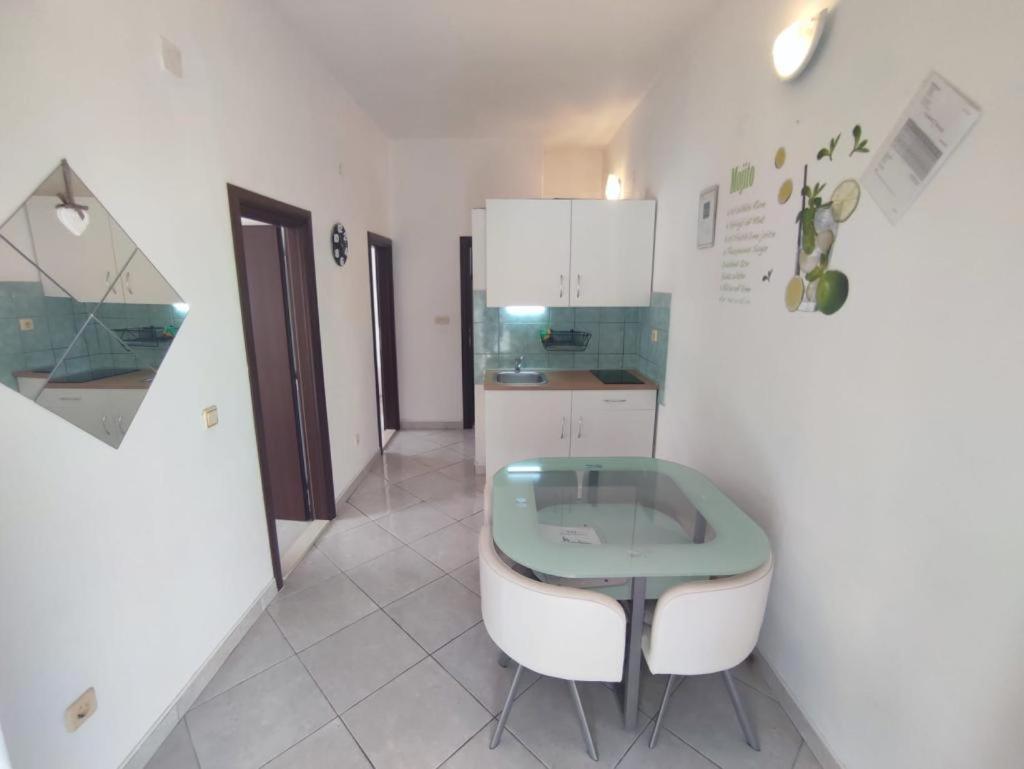 Apartmani Mariva 沃迪切 外观 照片